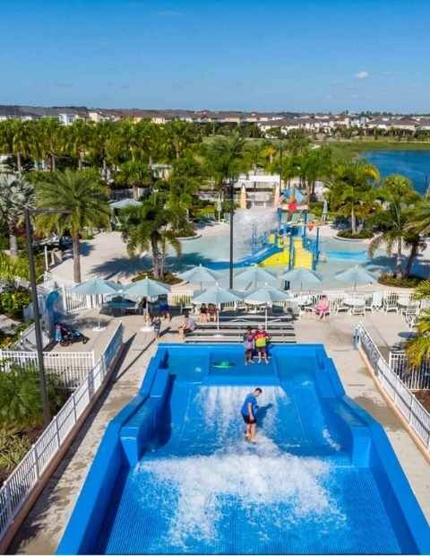 Comunidad vacacional diseñada para el entretenimiento familiar. Ubicación privilegiada y amenidades de lujo estilo resort en Orlando.